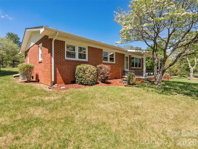 17 W Farley Street