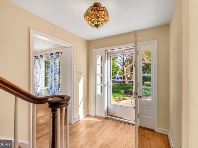 17 W Roseville Road