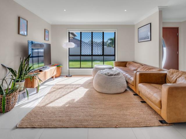 17 Yering Place, WYNNUM WEST, QLD 4178