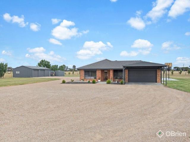 17 Acres of Possibility, Peace, and Everyday Luxury!