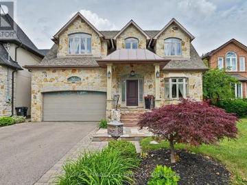 17 Agar Crescent, Toronto, ON, M9B 5A4 house for sale | Listing ID W13492 | Royal LePage