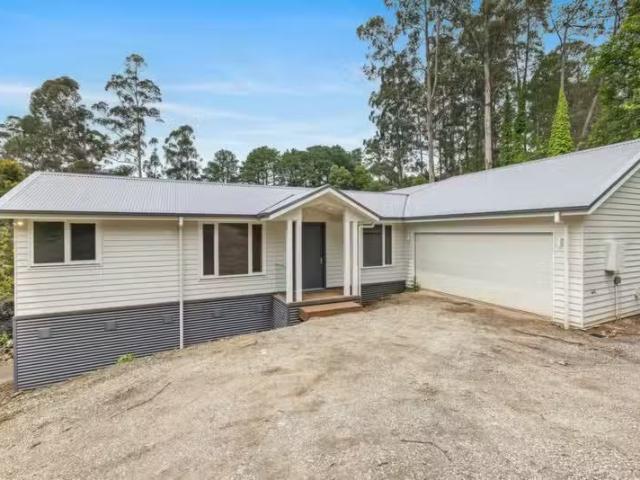 17 Ann Ct, Mount Dandenong VIC 3767 House For Lease
