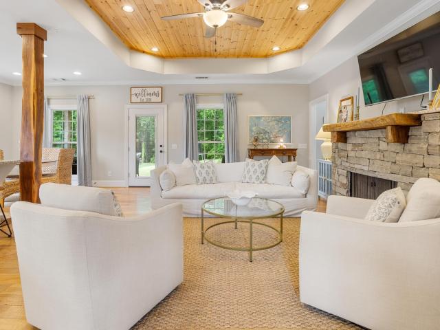 17 Ashbury Drive