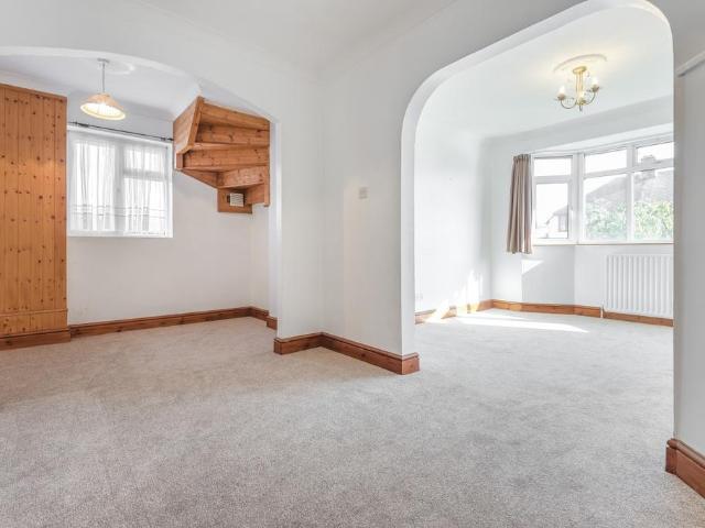 17 Ashdale Road, London, SE12 9ND, United Kingdom | 3 bed house for rent #140397873 | Rentberry