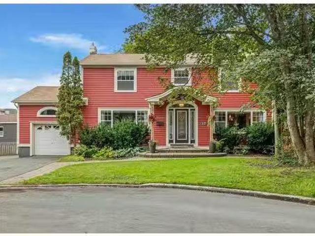 17 Appledore Place, St. John'S, NL, A1B 2W8 house for lease.