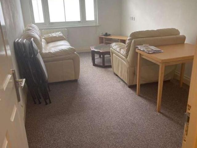 17 bed house for sale