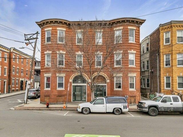 17 bedroom, Chelsea MA 02150 105512700