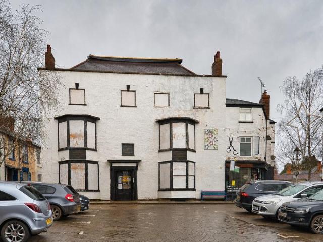 17 bedroom detached house for sale