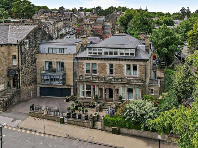 17 bedroom house for sale