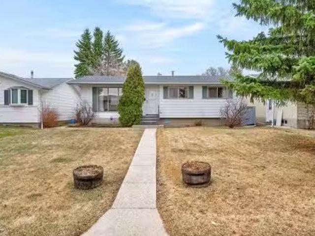 17 Brookside Crescent, Spruce Grove, AB, T7X 1B8 house for s.