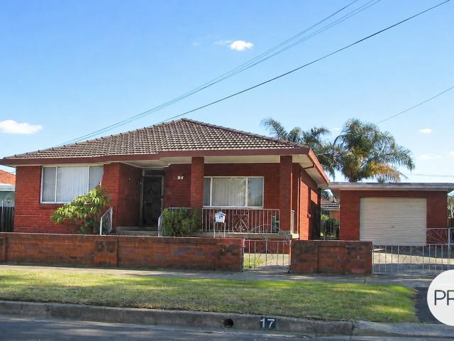 17 Bradshaw Avenue, MOOREBANK NSW 2170