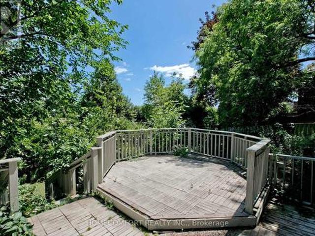 17 Bramble Drive, Toronto, ON, M3B 2E9 house for sale | Listing ID C13584 | Royal LePage