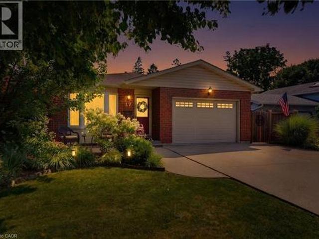 17 Buchanan Drive, Caledonia, ON, N3W 1H1 house for sale | Listing ID 40855 | Royal LePage