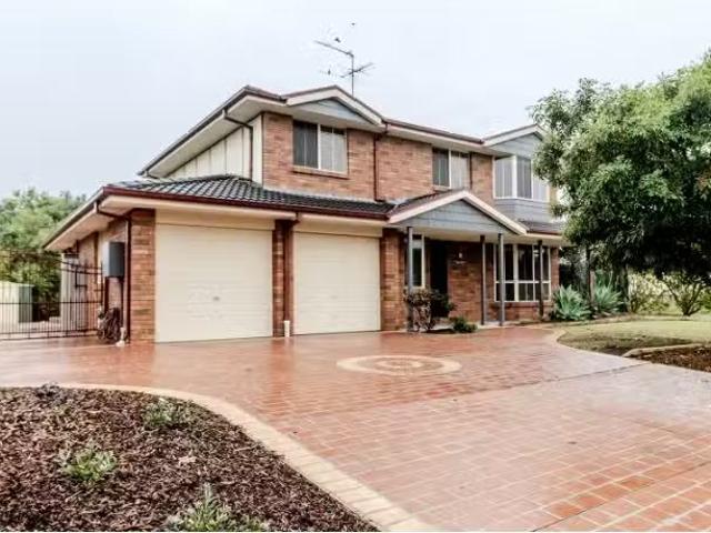 17 Burra Close, Glenmore Park House for rent Listed by Mitch.