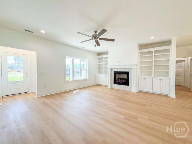17 Carver Way