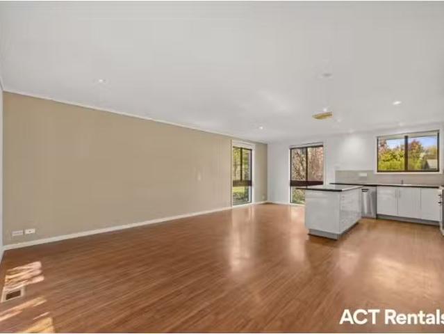 17 Carleton Street, Kambah House for rent Listed by Rachelle.