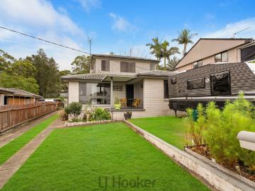 17 Carlisle Row, Fishing Point NSW