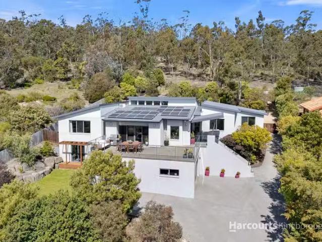 17 Carnation Terrace, KINGSTON, TAS 7050 House for Rent