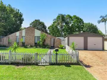 17 Coachwood Drive, Ourimbah, NSW 2258