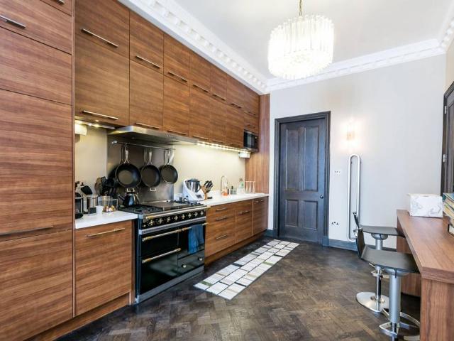 17 Coleherne Road, London, SW10 9BW, United Kingdom | 1 bed townhouse for rent #139070672 | Rentberry