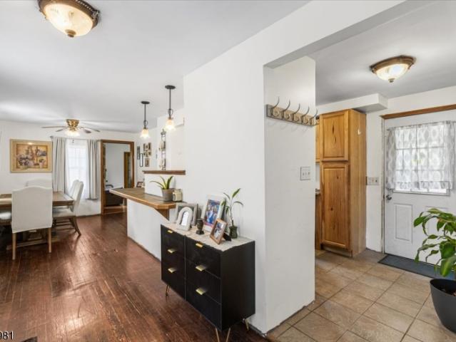 17 Clove Rd