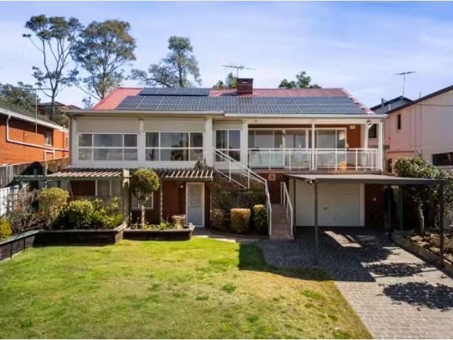 17 Craigholm Street, Sylvania House for rent Listed by Stuart.