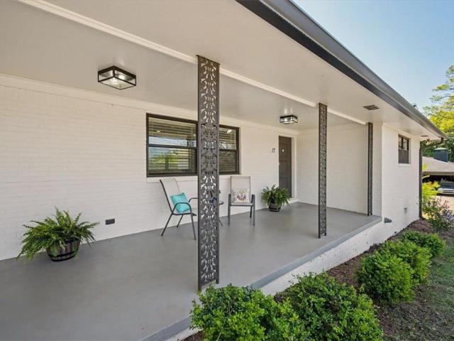 17 Crestwood Road