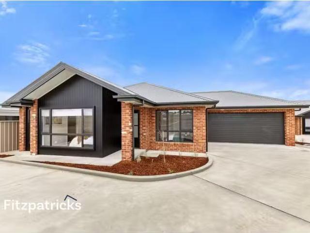 1/7 Denny Crescent, Gobbagombalin House for rent Listed by Re.