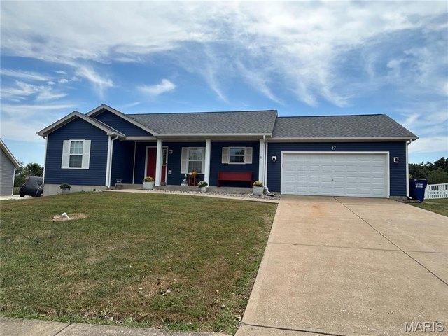 17 Dean Wells Ct, Warrenton, MO 63383