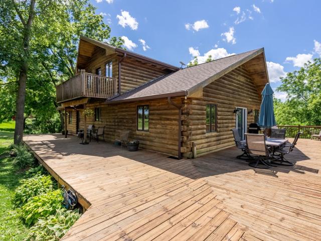 17 Deer Run Road