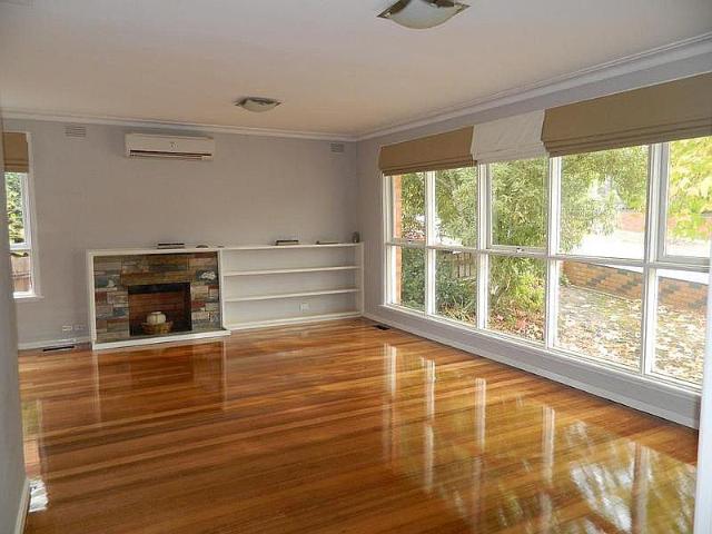 17 Douglas Avenue Box Hill South, VIC 3128