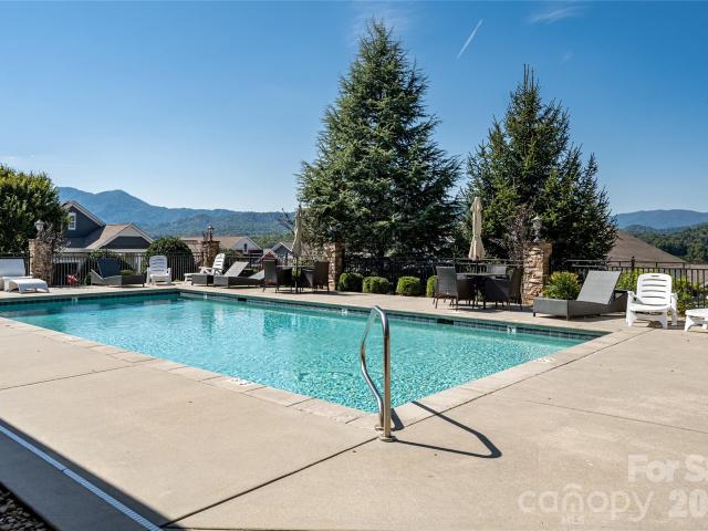 17 Dreambird Drive