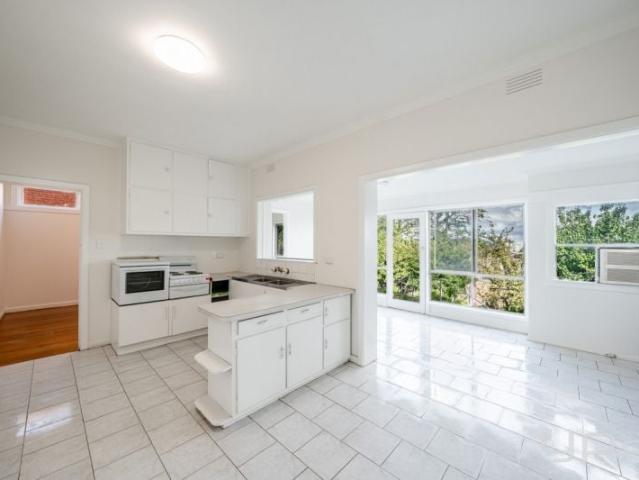 17 Dumossa Avenue, Bulleen