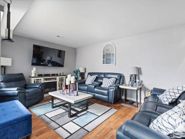 17 Fernwood Drive # E