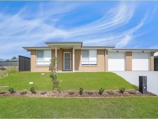 17 Formation Road, GILLIESTON HEIGHTS House for rent Listed b.