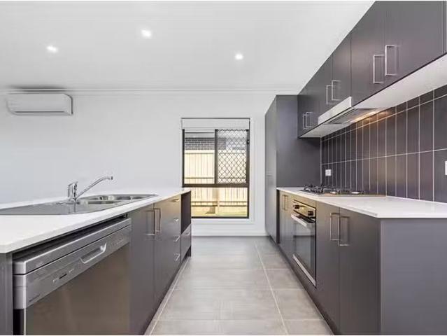 1/7 Friarbird Ridge, Aberglasslyn House for rent Listed by So.