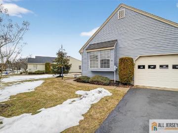 17 George Washington Dr, Unit 17B, Monroe Township, NJ 08831 | MLS #2661 M