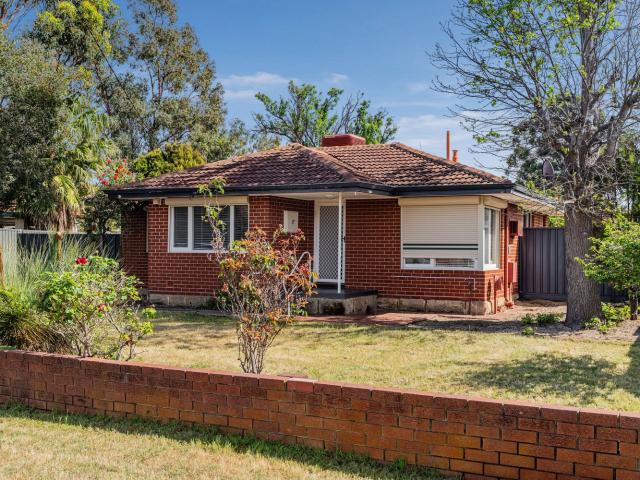 17 Golders WayGirrawheen WA 6064, Australia