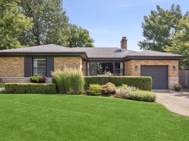 17 Golf Ave, Clarendon Hills, IL 60514