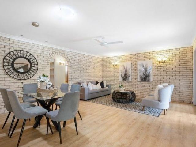 17 Glencloy Street, FERNY GROVE, QLD 4055