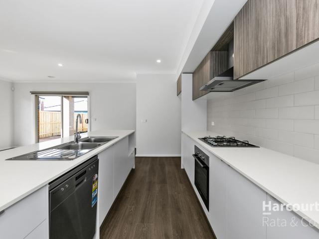 17 Graded Street, Manor Lakes, VIC 3024
