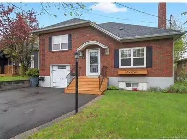 17 Grandview, Moncton, NB, E1E 3J9 house for sale Listing I.