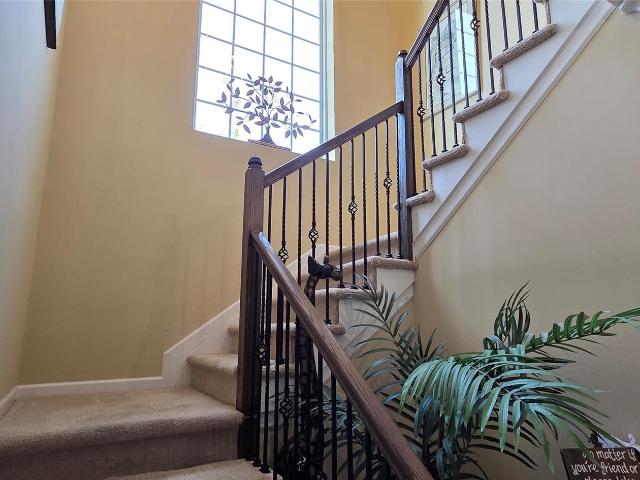 17 Greentree Court