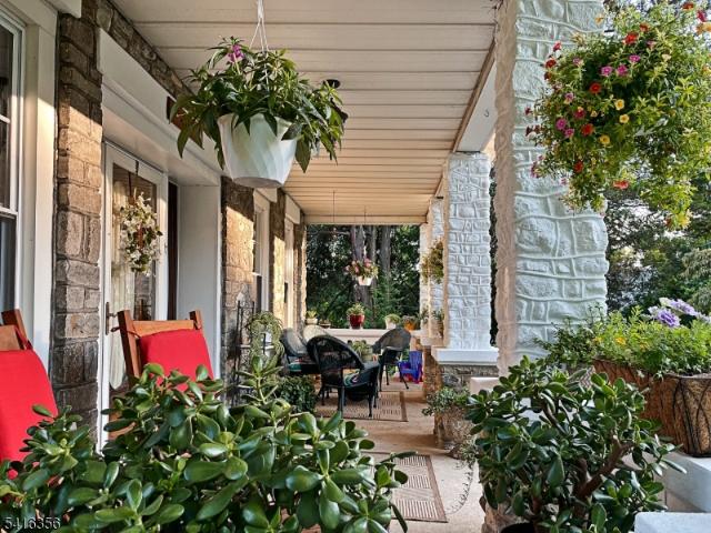 17 Hillside Ave