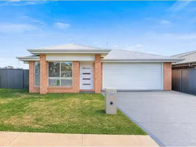 17 Idyllic St, North Tamworth House for rent Listed by Stepha.