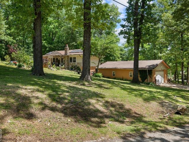 17 Iroquois Cr