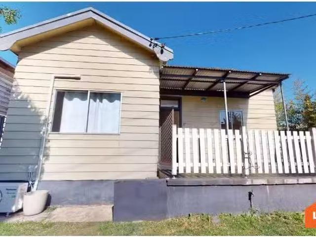 17 John Street, Tighes Hill House for rent Listed by Leah Jay.