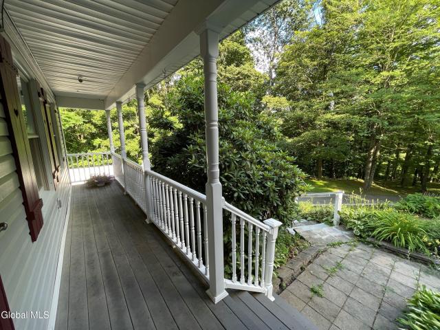 17 Johnny Cake Hollow Road
