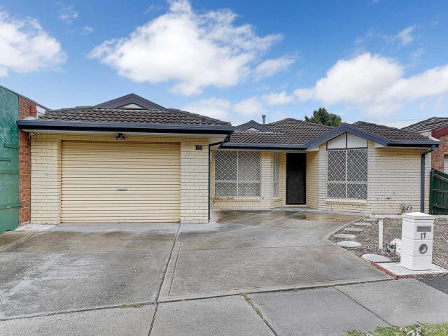 17 Kirwan Avenue, ROXBURGH PARK, VIC 3064