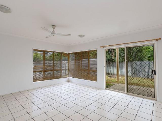 17 La Trobe Cl, Douglas